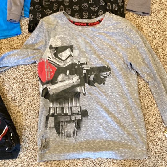 Star Wars size 5 boys long sleeve shirts - Picture 5 of 5
